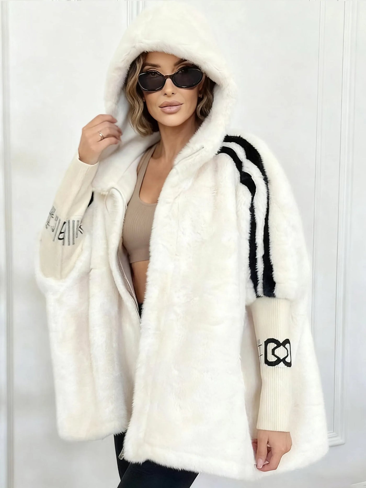 MOSS Toronto™ | Fioralyn - Women's Faux Fur Hooded Coat