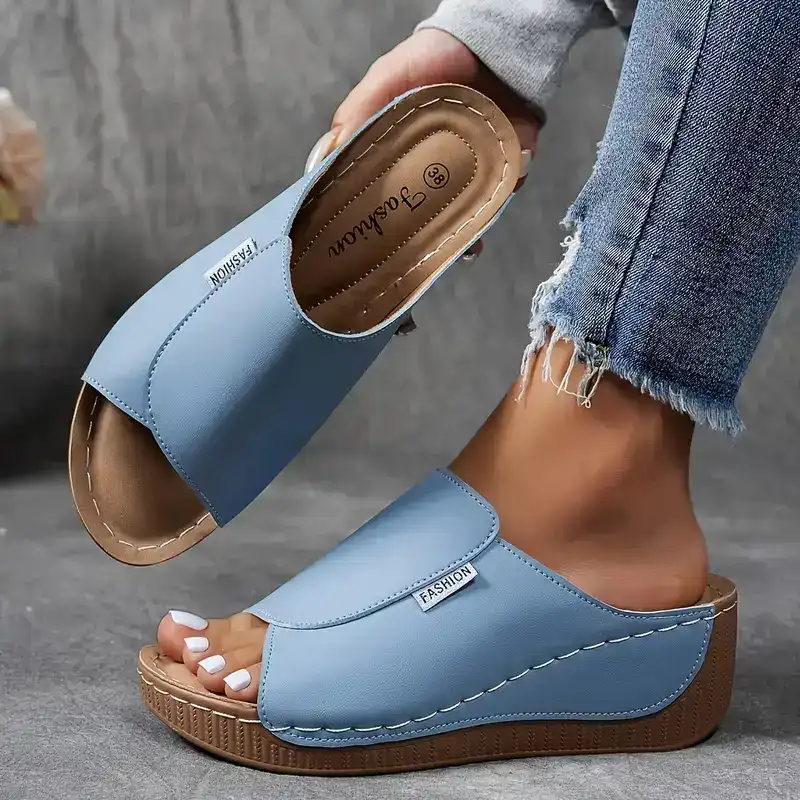 Moss Toronto | Comfortable and Elegant Sandals